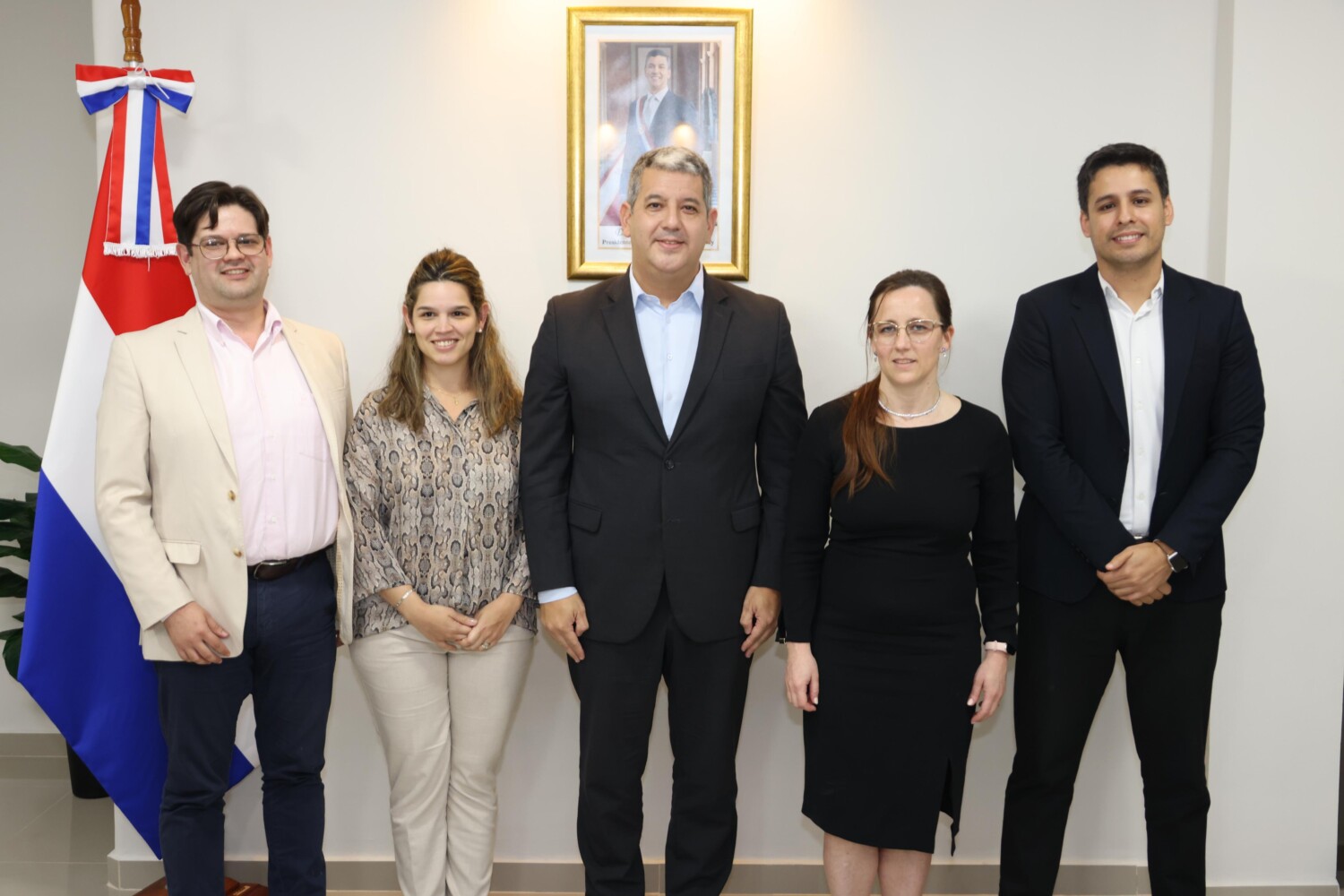 Expertas visitan SINAFOCAL para abordar temas sobre la formación profesional y vocacional en Paraguay