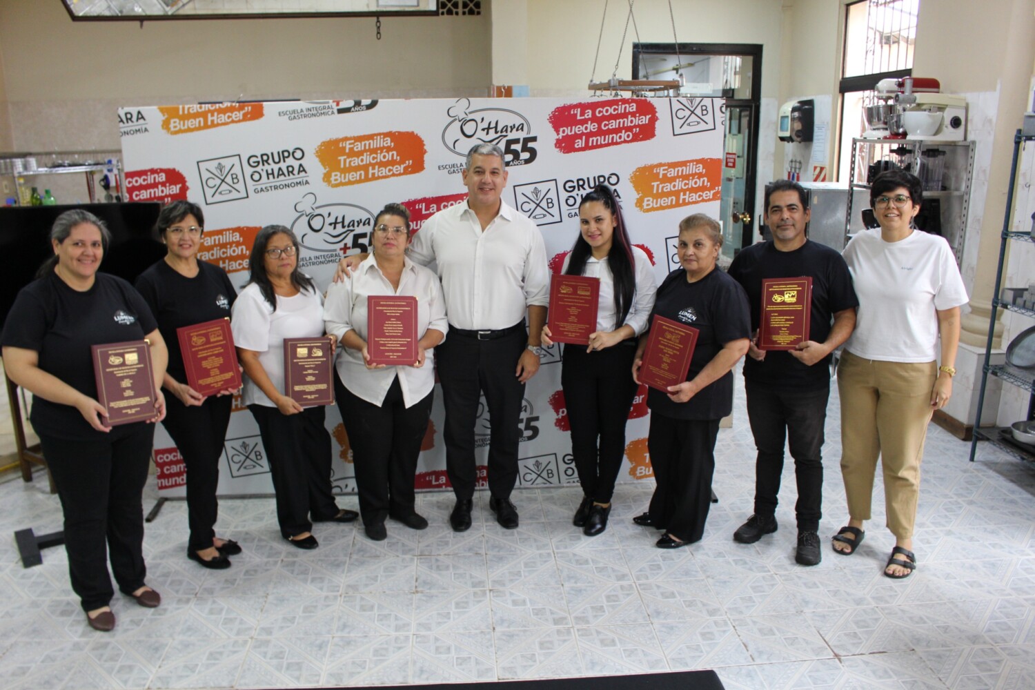 Egresados del SINAFOCAL presentan planes de negocio gastronómicos para emprender y competir en el mercado