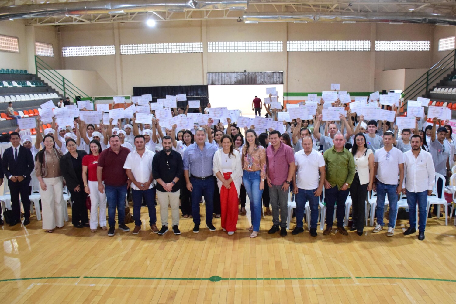 SINAFOCAL entregó 322 certificados y herramientas para el trabajo en el departamento de Canindeyú