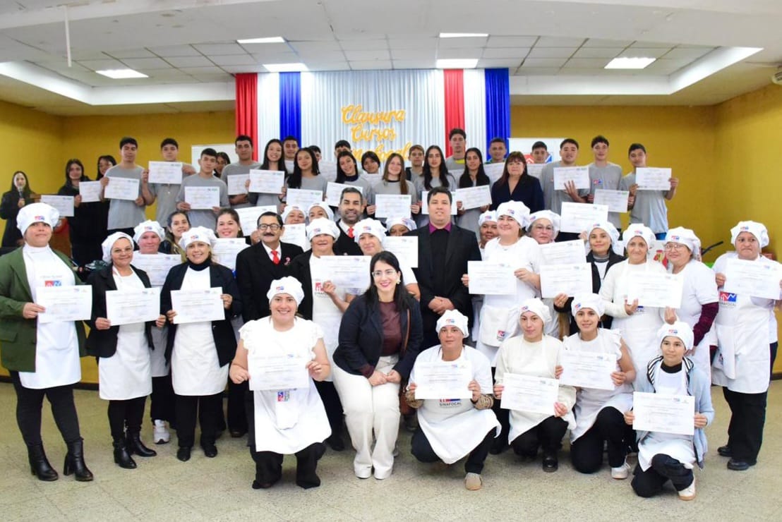 SINAFOCAL entrega certificados y kits de trabajo a 407 egresados en Misiones y Guairá