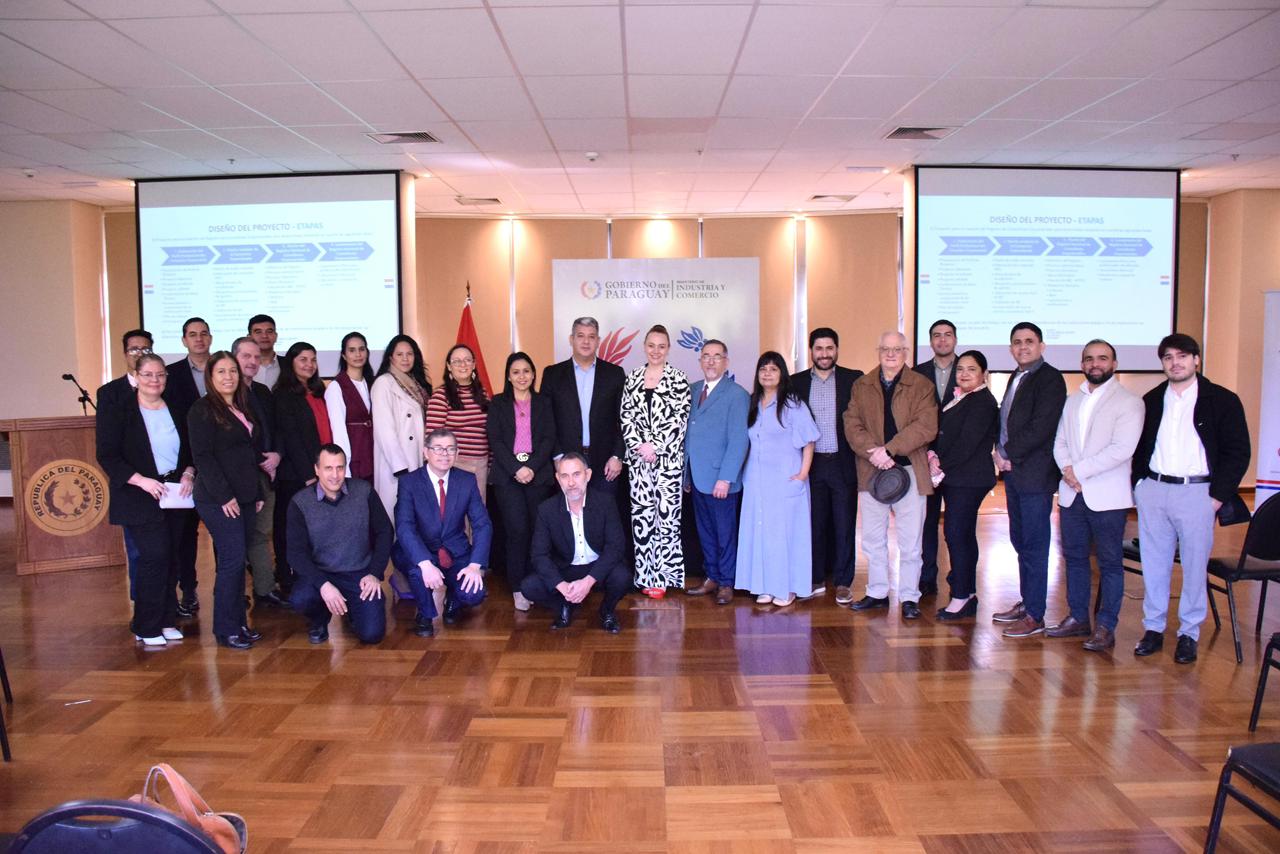 SINAFOCAL impulsa la certificación de consultores para fortalecer a las mipymes