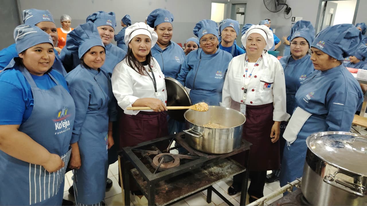 SINAFOCAL certifica competencias de 46 personas empíricas y voluntarias de comedores comunitarios